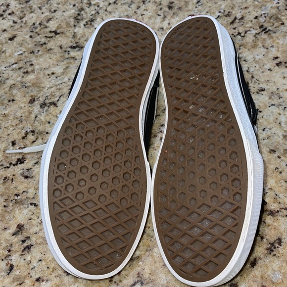 Vans - Picture 5 of 10